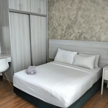 Summer Suites Klcc By Luxe Residence Kuala Lumpur Exterior photo